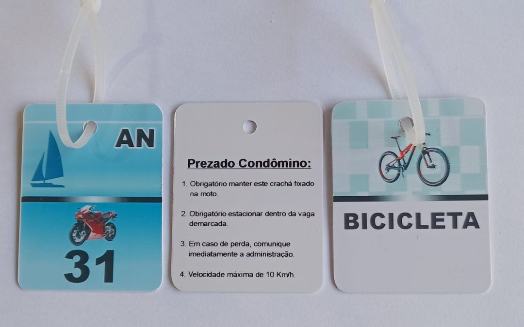 Segurança e Organização: Crachás em PVC para Motos e Bicicletas.